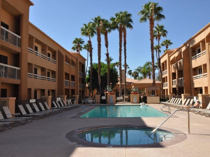 Courtyard By Marriott Palm Springs Hotel Buitenkant foto